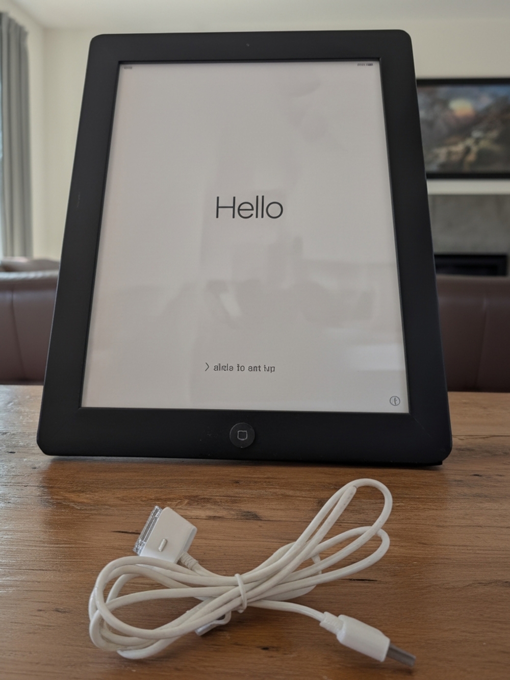 Apple iPad 2nd Gen 16GB, Wi-Fi, 9.7in - [Black] (A1395) iOS 9.3.5 W/Charger EUC - Picture 2 of 7